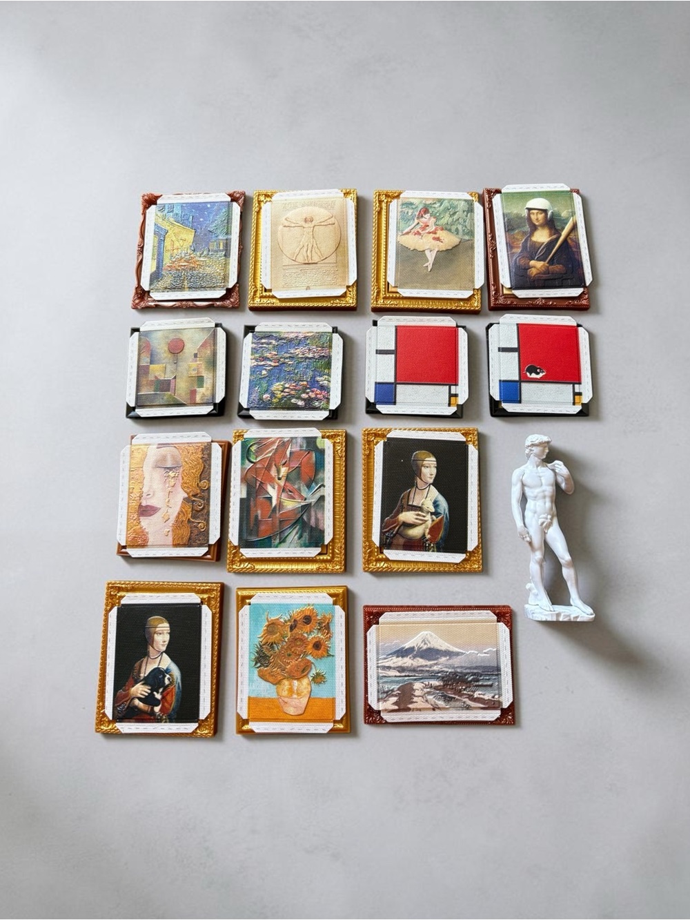 Zuru Mini Brands Masterpieces 14 plus Statue of David